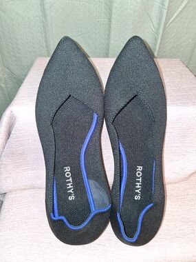Rothy's Black Pointed Knit Flats with Royal Blue Trim